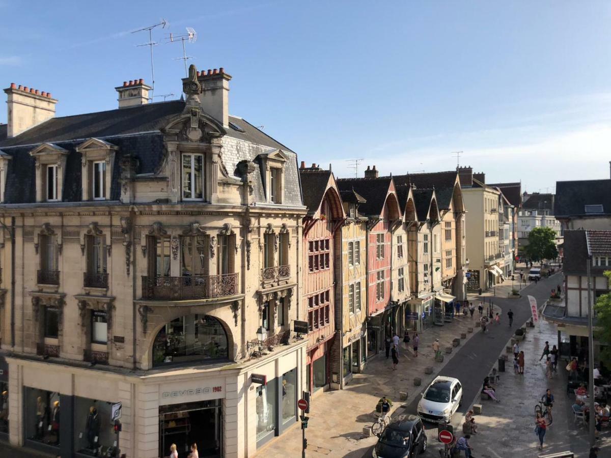 Au Coeur De Ville Troyes Exterior photo